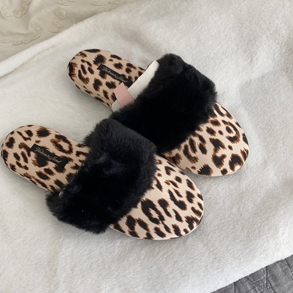 Brand new Victoria secret slippers